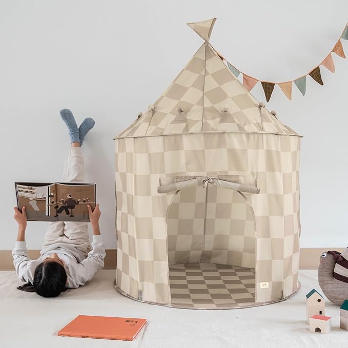 3 Sprouts Kids Play Tent - Sustainable Recycled Fabric – Fun Spacious Childs Playhouse for Indoor Games for Boys & Girls - Durable Fort Pop Up House for Toddlers & Children Age 3-10 - Checkered Beige