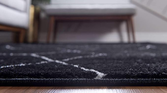 Unique Loom Trellis Frieze Collection Area Rug - Geometric (4' 1" Round, Black/ Ivory)