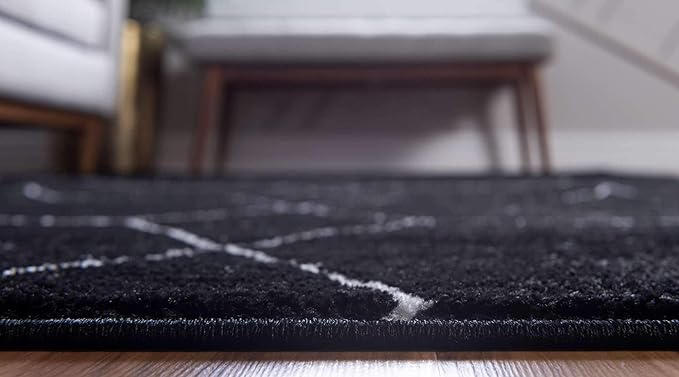 Unique Loom Trellis Frieze Collection Area Rug - Geometric (5' 1" x 8', Black/ Ivory)