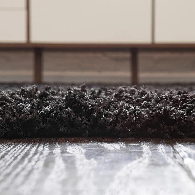 Unique Loom Solid Shag Collection Area Rug (7' 1" Round, Jet Black)