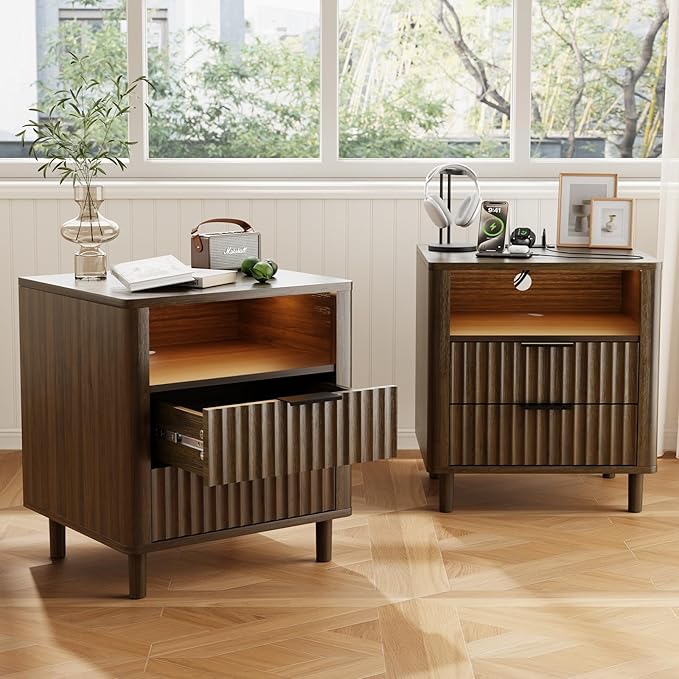 Fluted Nightstand Set of 2, 2 Drawers Storage Bedside Table with Charging Station, Wood Modern Nightstand with Open Shelf, Curved Profile Design, End Table for Indoor Room Bedroom, Walnut
