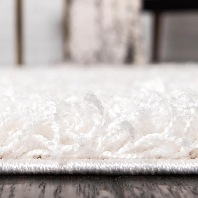 Unique Loom Solid Shag Collection Area Rug (8' x 10' Oval, Snow White)