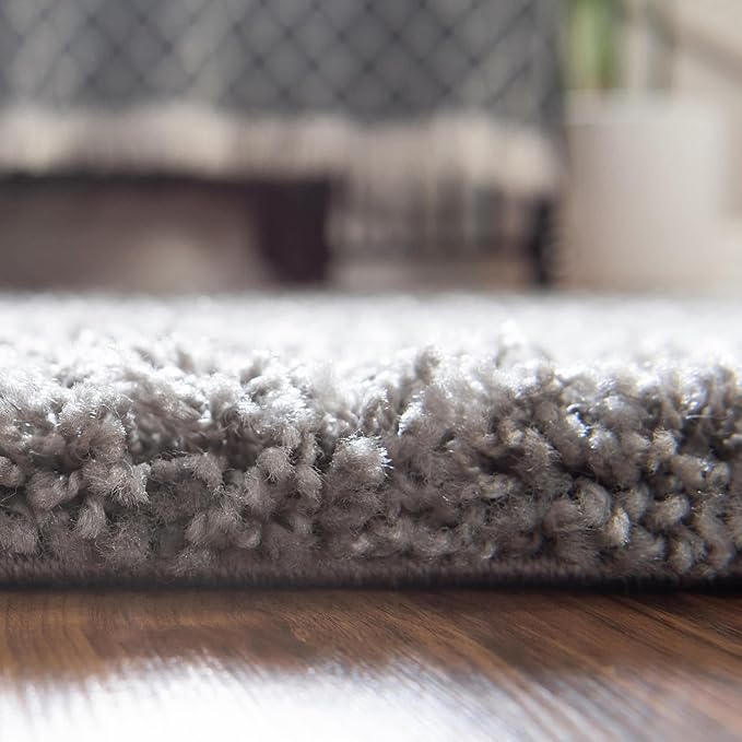 Unique Loom Solid Shag Collection Area Rug (10' 2" Round, Cloud Gray)