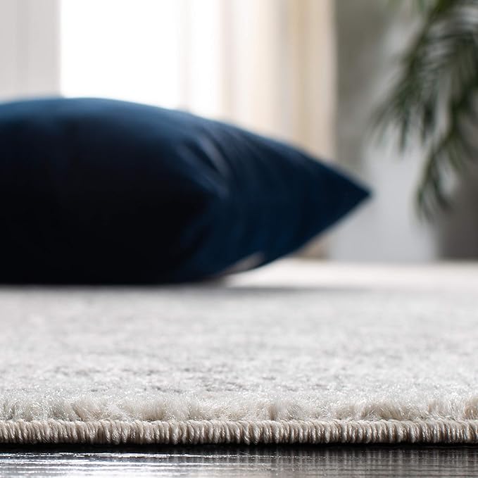 SAFAVIEH Evoke Collection 4' x 6' Ivory/Grey EVK256F Oriental Distressed Non-Shedding Living Room Bedroom Accent Rug