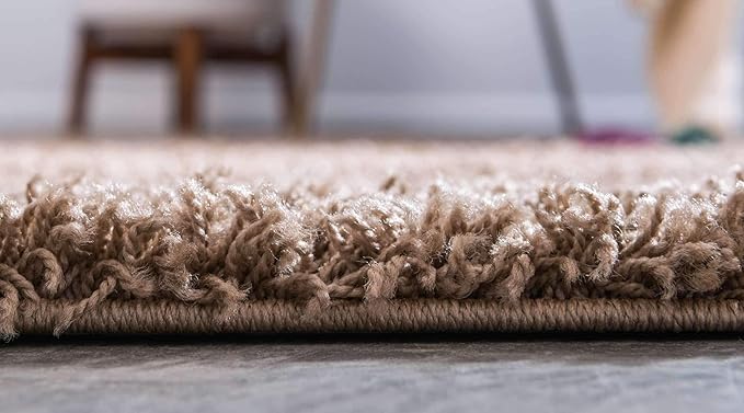 Unique Loom Solid Shag Collection Area Rug (4' 1" x 6' 1" Rectangle, Sandy Brown)