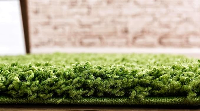 Unique Loom Solid Shag Collection Area Rug (2' 6" x 19' 8" Runner, Grass Green)