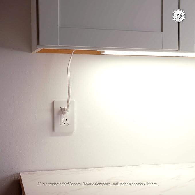 GE LED HD+ Undercabinet Light Fixture, Linkable Integrated Slim Profile Fixture for Kitchens, High Definition Light in 5 Color Temperatures, Plug-in, 24in (1 Pack)