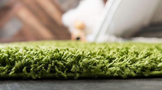 Unique Loom Solid Shag Collection Area Rug (6' 1" x 9' Rectangle, Grass Green)