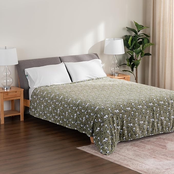 Berkshire Blanket Peanuts® VelvetLoft® Cute Character Snoopy Plush Blanket,Loden Green,Twin 60 in x 90 in (Official Peanuts® Product)