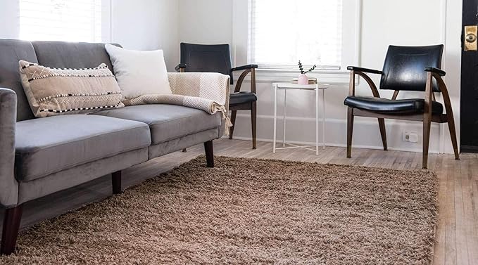 Unique Loom Solid Shag Collection Area Rug (4' 1" x 6' 1" Rectangle, Sandy Brown)