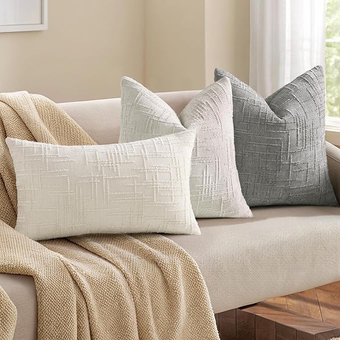 decorUhome Light Grey Chenille Throw Pillow Covers 18x18 Set of 2 Thick Textured Slubby Couch Pillow Covers Farmhouse Accent Modern Neutral Decorative Pillow Cases for Bed Sofa Living Room