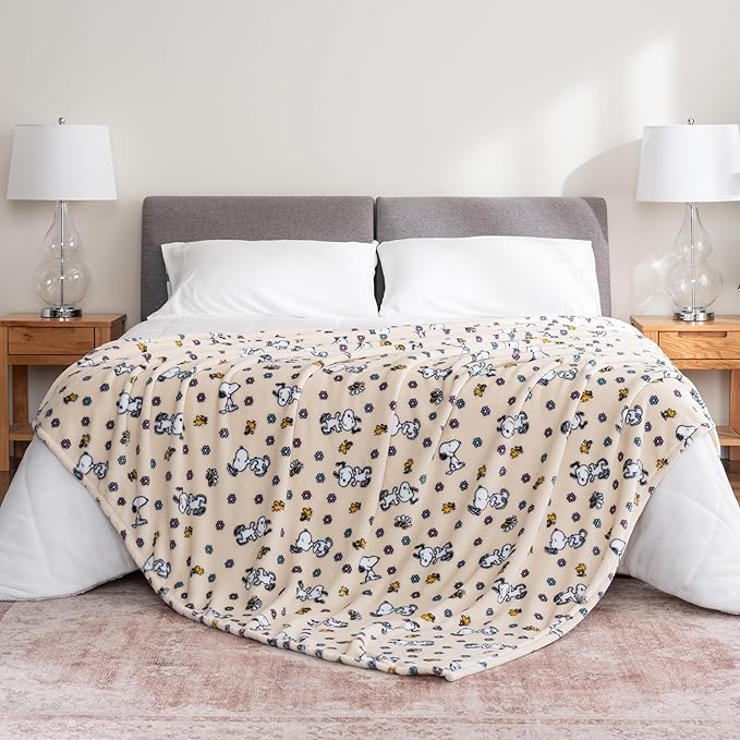 Berkshire Blanket Peanuts® VelvetLoft® Cute Character Snoopy Plush Blanket,Peanuts Woodstock Snoopy Spring Frolic Large Canvas,Twin 60 in x 90 in (Official Peanuts® Product)