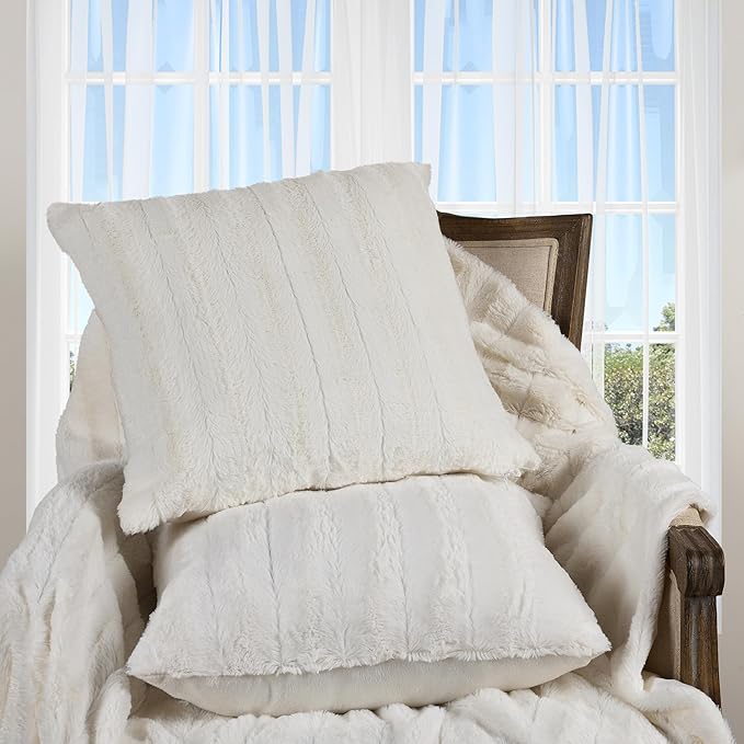 Cheer Collection Faux Fur Throw Pillows - Decorative Pillows for Couch, Bed Throw Pillows, White Accent Pillows for Bedroom or Living Room Aesthetic, Set of 2 Furry Throw Pillows, 20" x 20"