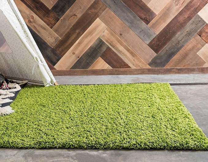 Unique Loom Solid Shag Collection Area Rug (6' 1" x 9' Rectangle, Grass Green)