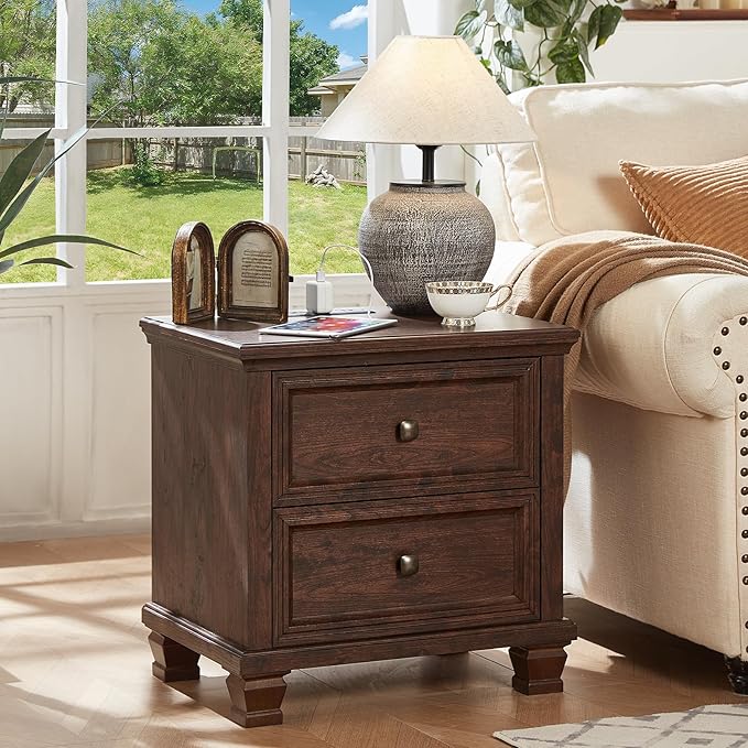 Farmhouse Nightstand with Charging Station, Rustic Low Night Stand with 2 Drawers, Mid-Century Modern End Table with 4 Square Solid Wood Legs, Small Dresser for Bedroom, Home, Walnut