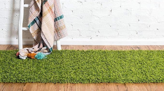 Unique Loom Solid Shag Collection Area Rug (2' 6" x 19' 8" Runner, Grass Green)