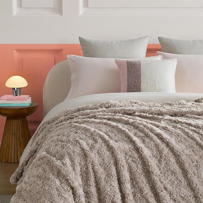 UGG Faux Fur Full/Queen Size Blanket, Double-Sided Warm Cozy Blanket, Extra Large Throw for Sofa, Washable Bedding for Full or Queen Size Bed, Cute Room Decor, 90" x 90", Oyster Brown (Adalee)