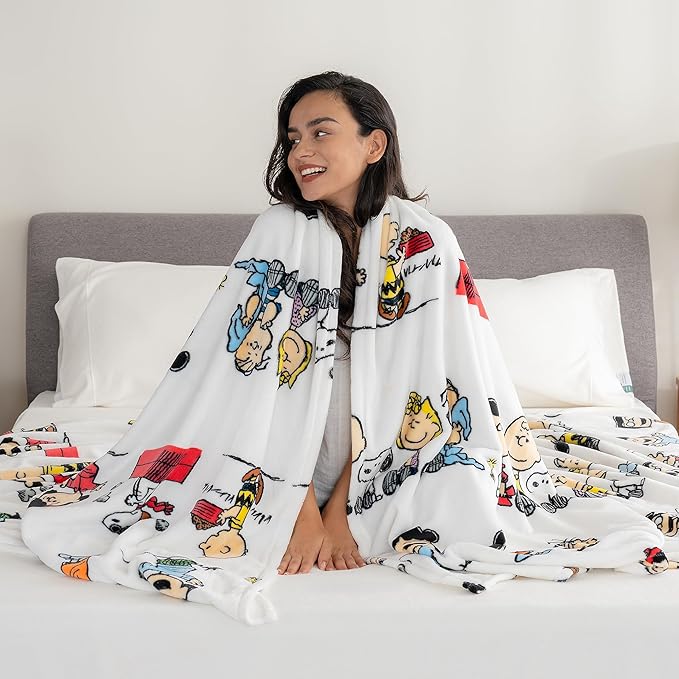 Berkshire Blanket VelvetLoft Cute Character Snoopy Plush Blanket, Peanuts Gang, Full/Queen 90 in x 90 in (Official Peanuts Product)