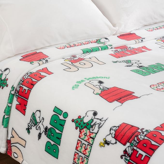Berkshire Blanket Peanuts® VelvetLoft® Cute Character Snoopy Plush Blanket,Christmas Snowy Scene,Full/Queen 90 in x 90 in (Official Peanuts® Product)