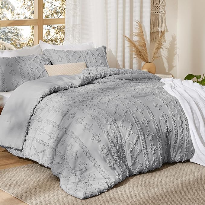 Bedsure Tufted Boho Comforter Set King Size - Light Grey Boho Bed Set, GentleSoft™ 3 Pieces Farmhouse Shabby Chic Embroidery Bedding, Gifts for Woman, Soft Jacquard King Comforter for All Seasons