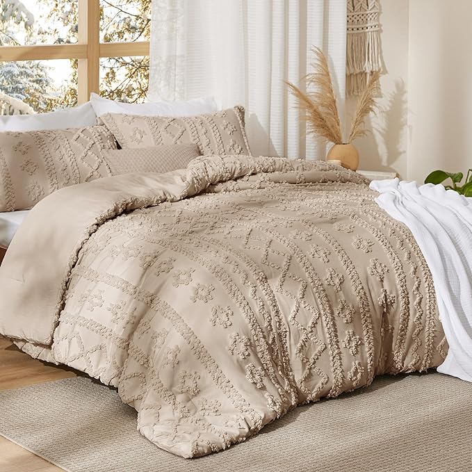Bedsure Tufted Boho Comforter Set King Size - Khaki Boho Bed Set, GentleSoft™ 3 Pieces Farmhouse Shabby Chic Embroidery Bedding, Gifts for Woman, Soft Jacquard King Comforter for All Seasons