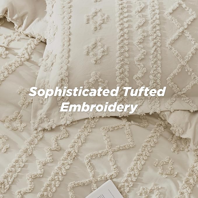 Bedsure Tufted Boho Comforter Set Full Size - Beige Boho Bed Set, GentleSoft™ 3 Pieces Farmhouse Shabby Chic Embroidery Bedding, Gifts for Woman, Soft Jacquard Full Comforter for All Seasons
