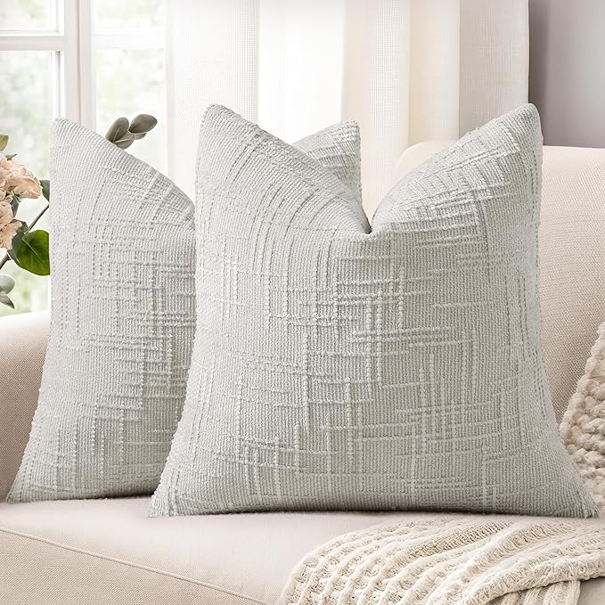decorUhome Light Grey Chenille Throw Pillow Covers 20x20 Set of 2 Thick Textured Slubby Couch Pillow Covers Farmhouse Accent Modern Neutral Decorative Pillow Cases for Bed Sofa Living Room