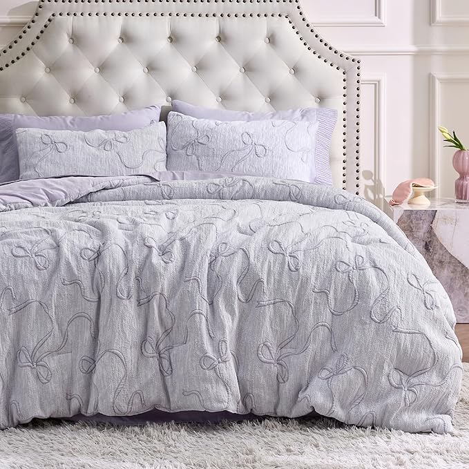 Bedsure Twin Size Comforter Set, Light Purple Boho Tufted Bed Set, 3D Puffy Jacquard Bedding Twin Size, 2 Pieces, 1 Farmhouse Shabby Chic Embroidery Comforter with Bow Pattern & 1 Pillow Case