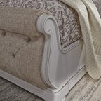 Liberty Furniture Industries Abbey Park Sleigh, Queen, White