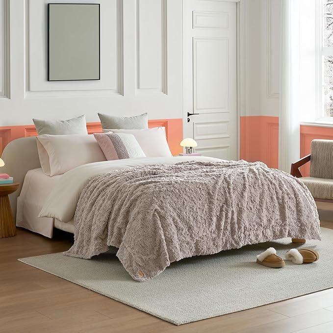 UGG Faux Fur Full/Queen Size Blanket, Double-Sided Warm Cozy Blanket, Extra Large Throw for Sofa, Washable Bedding for Full or Queen Size Bed, Cute Room Decor, 90" x 90", Oyster Brown (Adalee)