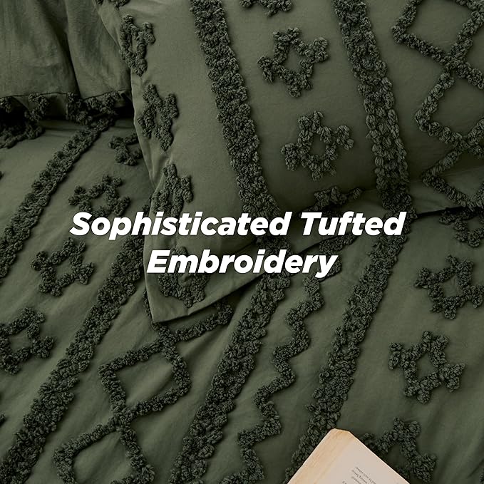 Bedsure Tufted Boho Comforter Set Full Size - Olive Green Boho Bed Set, GentleSoft™ 3 Pieces Farmhouse Shabby Chic Embroidery Bedding, Gifts for Woman, Soft Jacquard Full Comforter for All Seasons
