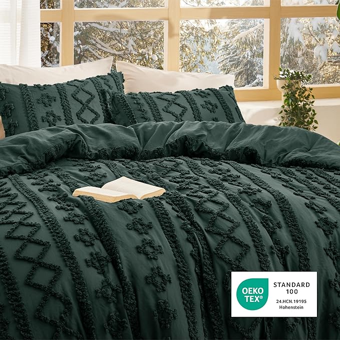Bedsure Tufted Boho Comforter Set Queen Size - Dark Green Boho Bed Set, GentleSoft™ 3 Pieces Farmhouse Shabby Chic Embroidery Bedding, Gifts for Woman, Soft Jacquard Queen Comforter for All Seasons