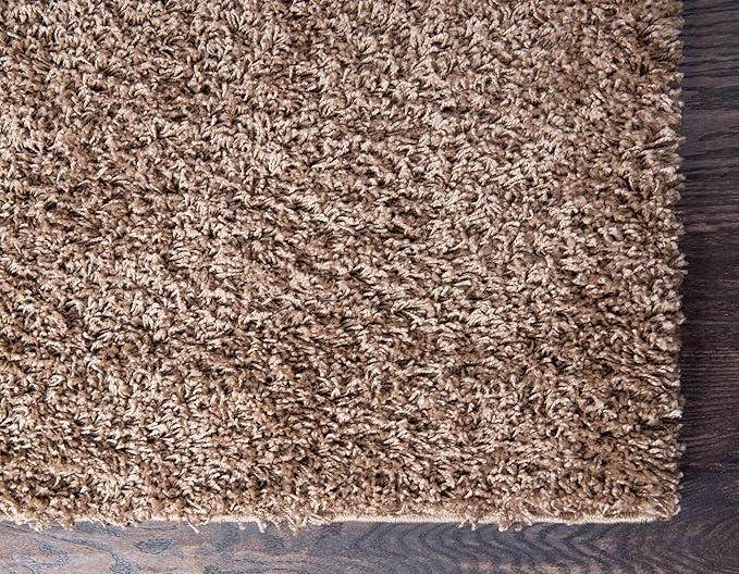 Unique Loom Solid Shag Collection Area Rug (4' 1" x 6' 1" Rectangle, Sandy Brown)
