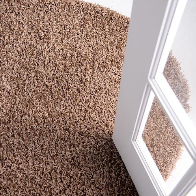 Unique Loom Solid Shag Collection Area Rug (4' 1" Round, Sandy Brown)