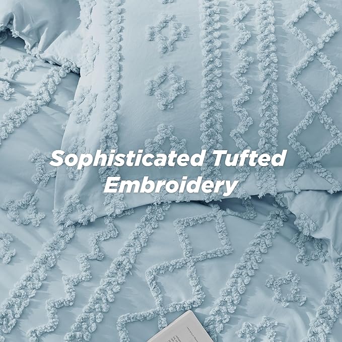 Bedsure Tufted Boho Comforter Set Full Size - Light Blue Boho Bed Set, GentleSoft™ 3 Pieces Farmhouse Shabby Chic Embroidery Bedding, Gifts for Woman, Soft Jacquard Full Comforter for All Seasons