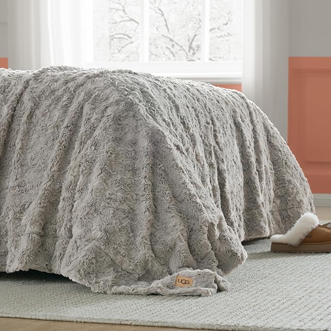 UGG Faux Fur King Size Blanket, Double-Sided Warm Cozy Blanket, Extra Large Throw for Sofa, Bedding for California King Size Bed, Cute Room Decor, 110" x 90", Seal Grey (Adalee)