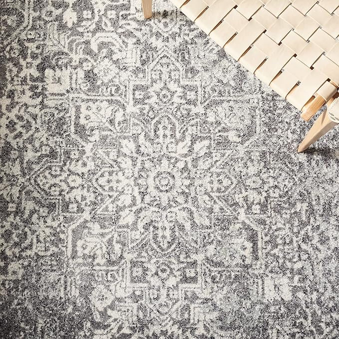 SAFAVIEH Evoke Collection Area Rug - 5'3" Square, Grey & Ivory, Distressed Design, Non-Shedding & Easy to Clean, Ideal for Living Room, Bedroom, Dining Space (EVK256D)